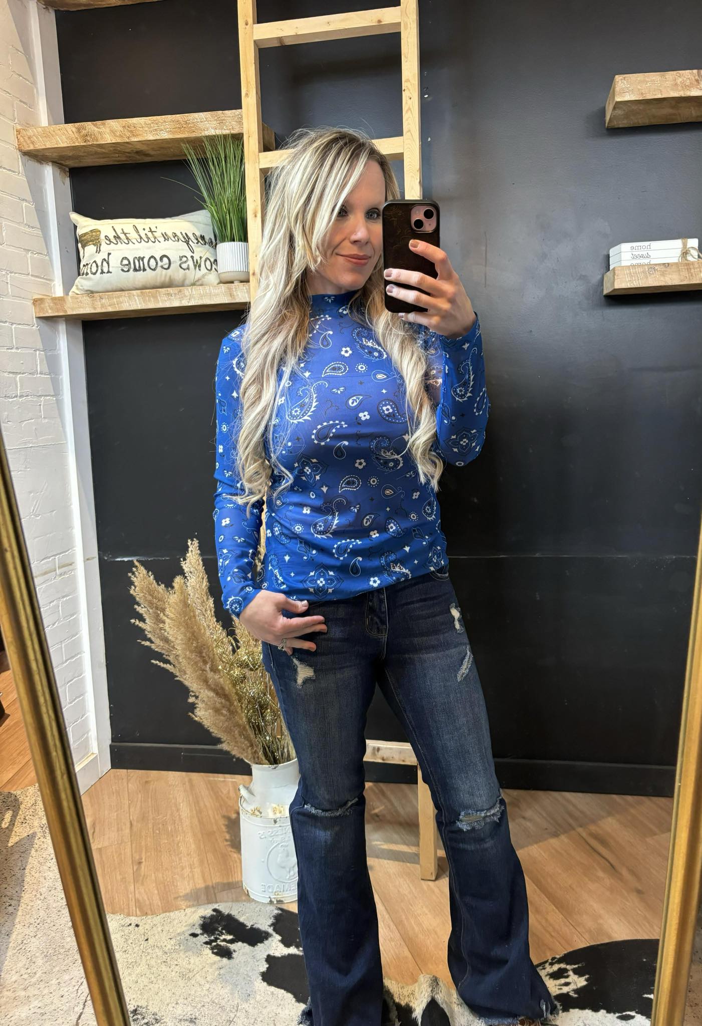 DISTRESSED MID RISE STRETCH FLARE