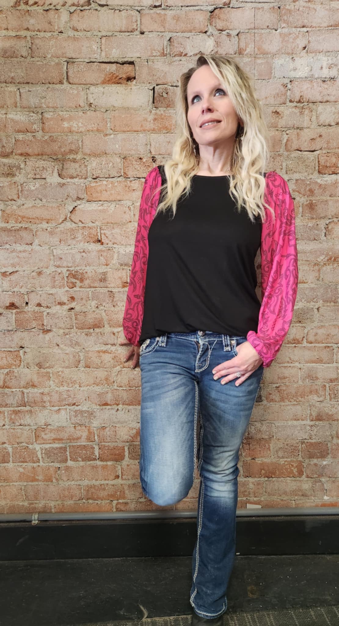 Cowgirls Like Us Bubble Sleeve Top