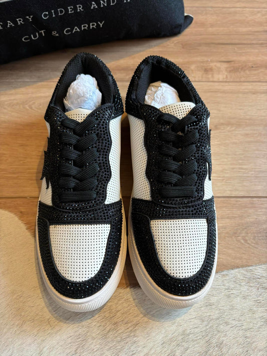 Legendary tennis shoe