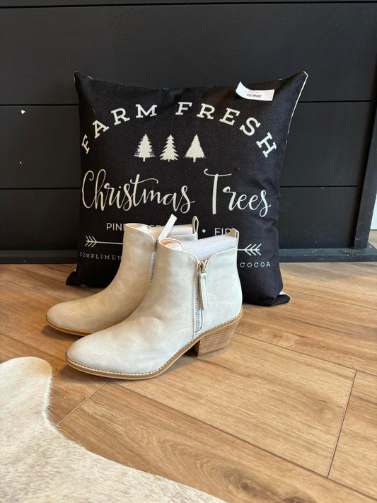 Spooktacular ivory boots