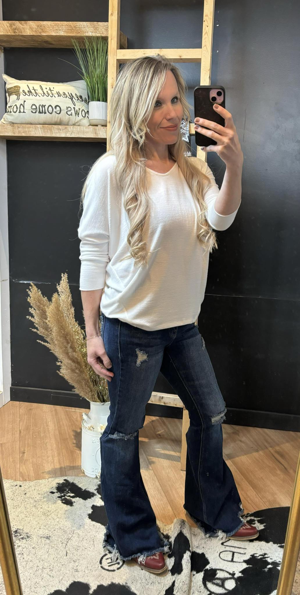 V neck white knit top