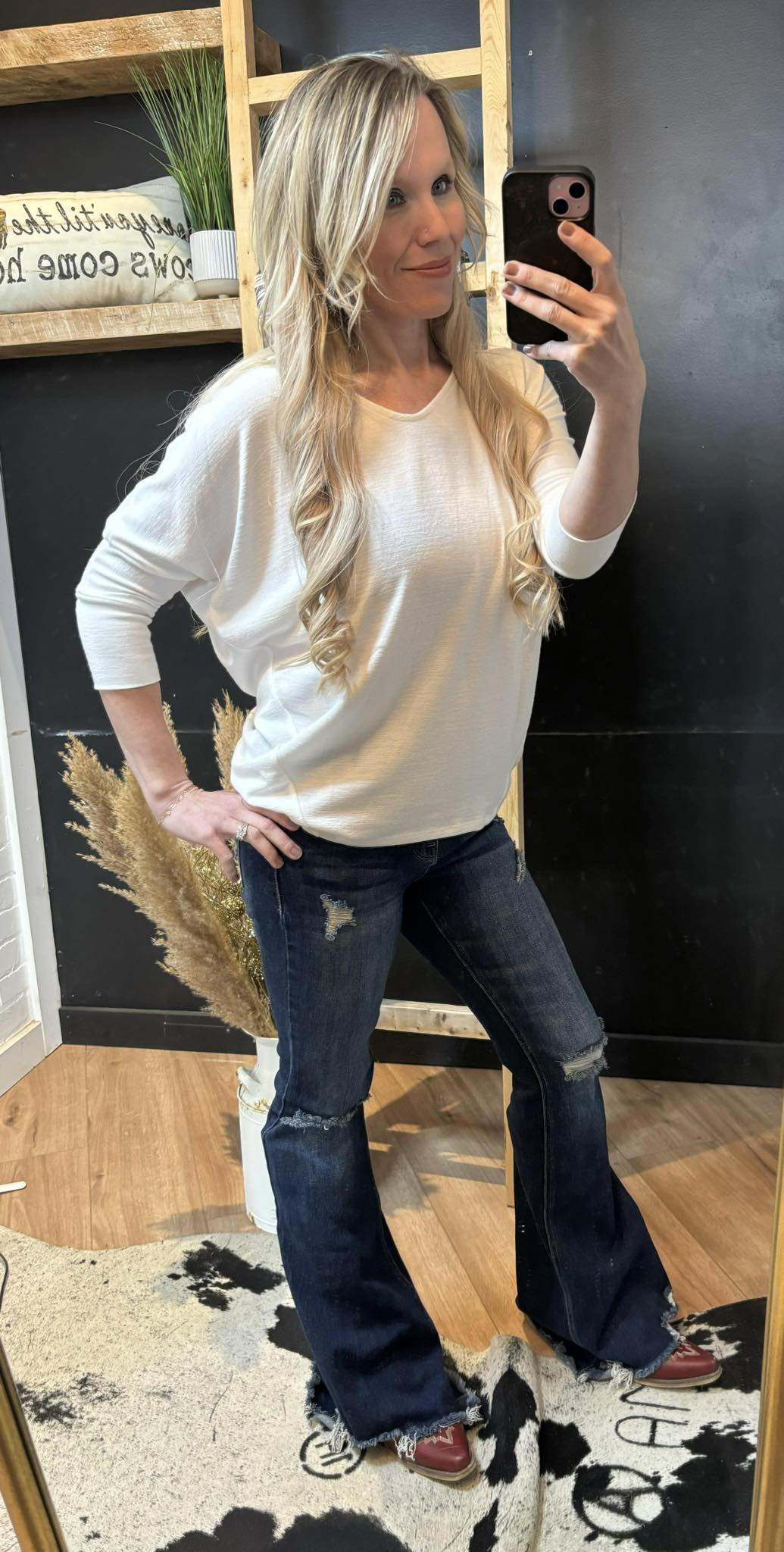 V neck white knit top