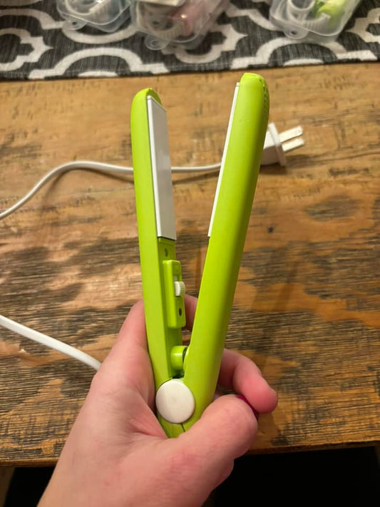 Mini hair straighteners